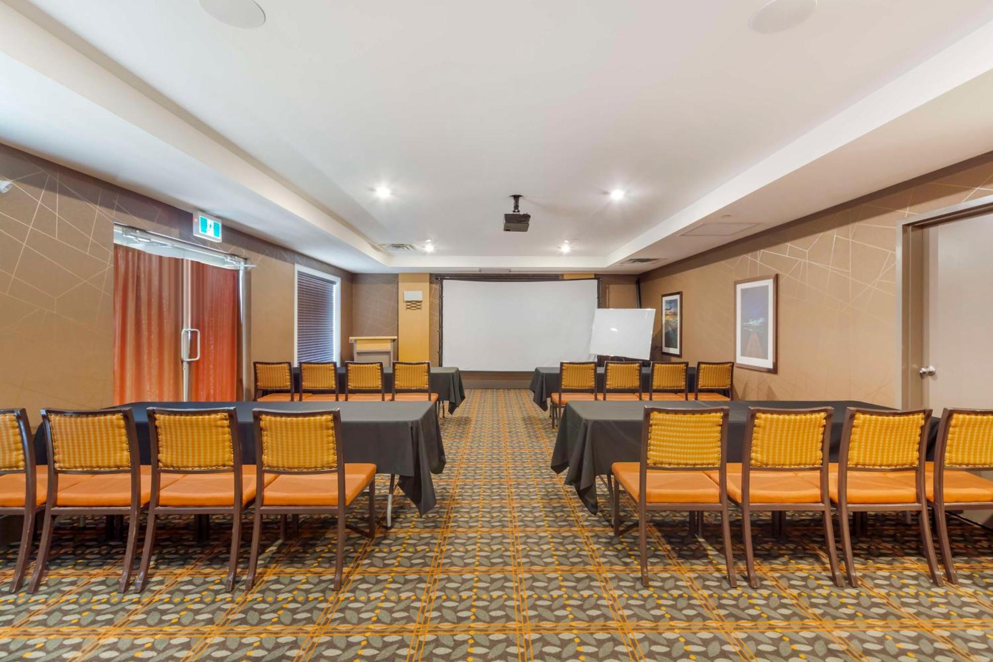 Best Western Plus Chateau Fort St. John Extérieur photo