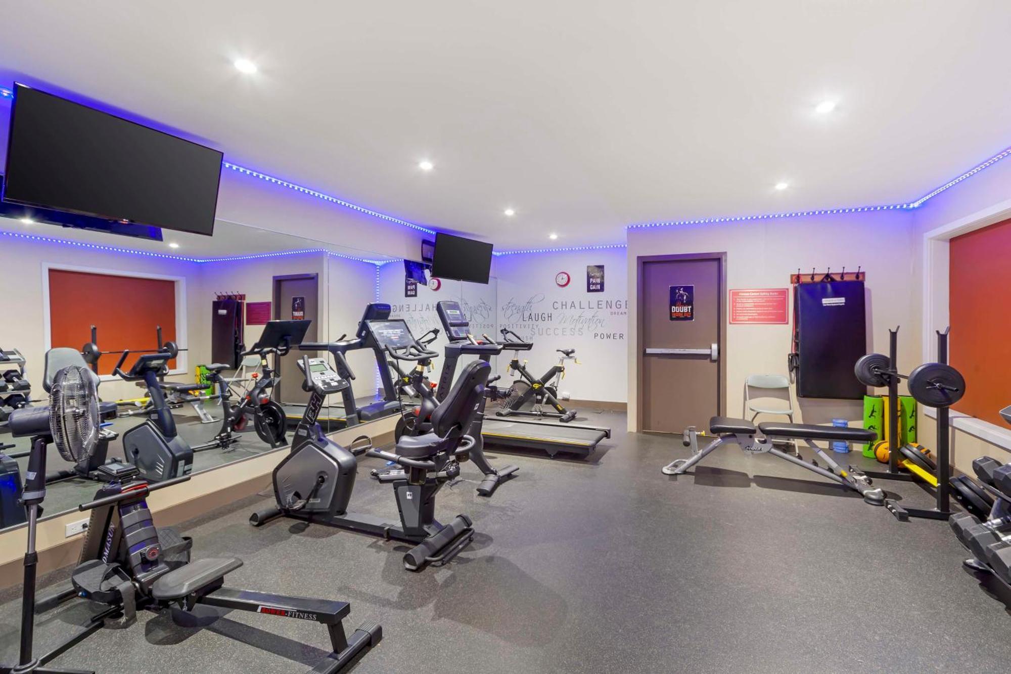Best Western Plus Chateau Fort St. John Extérieur photo