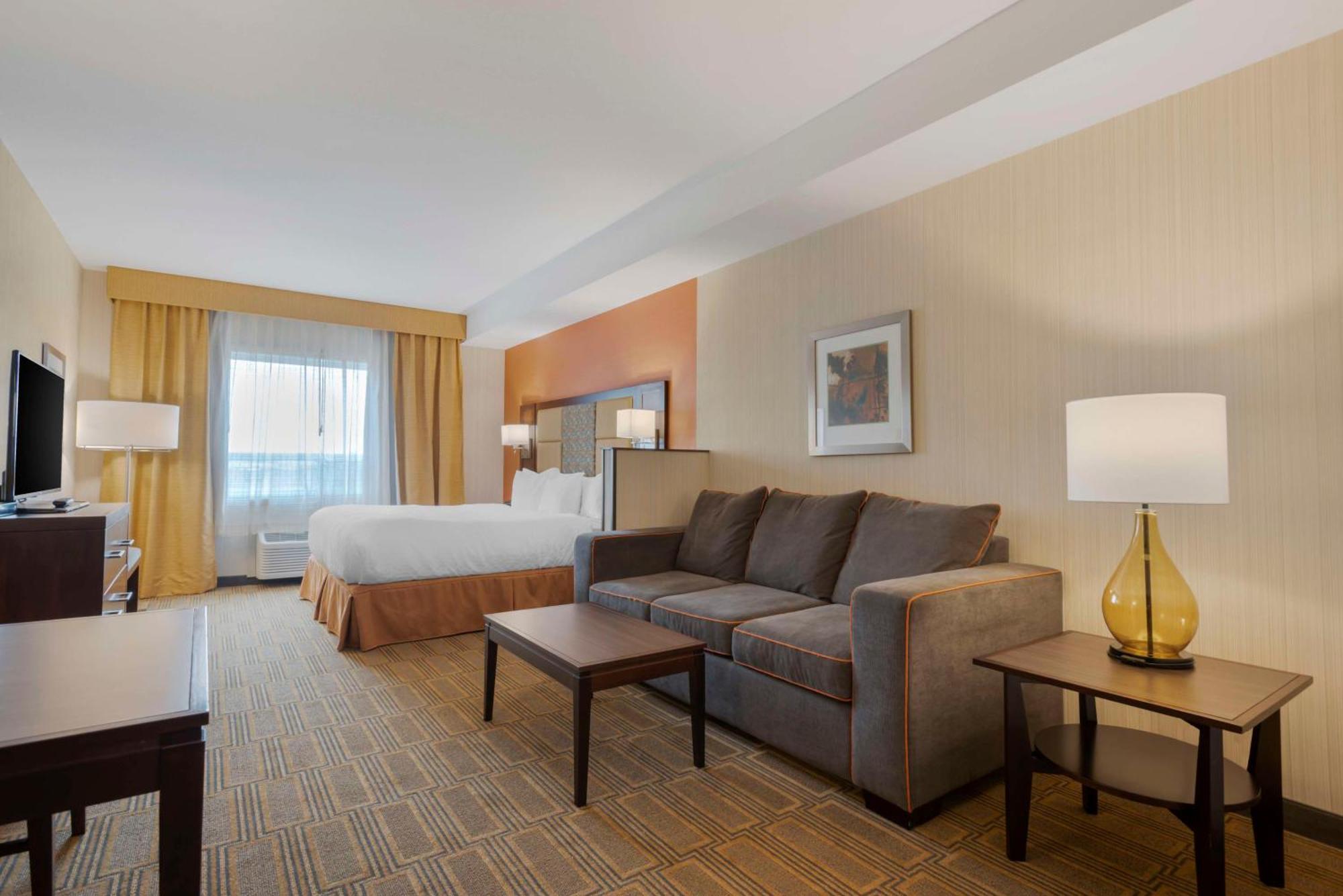 Best Western Plus Chateau Fort St. John Extérieur photo