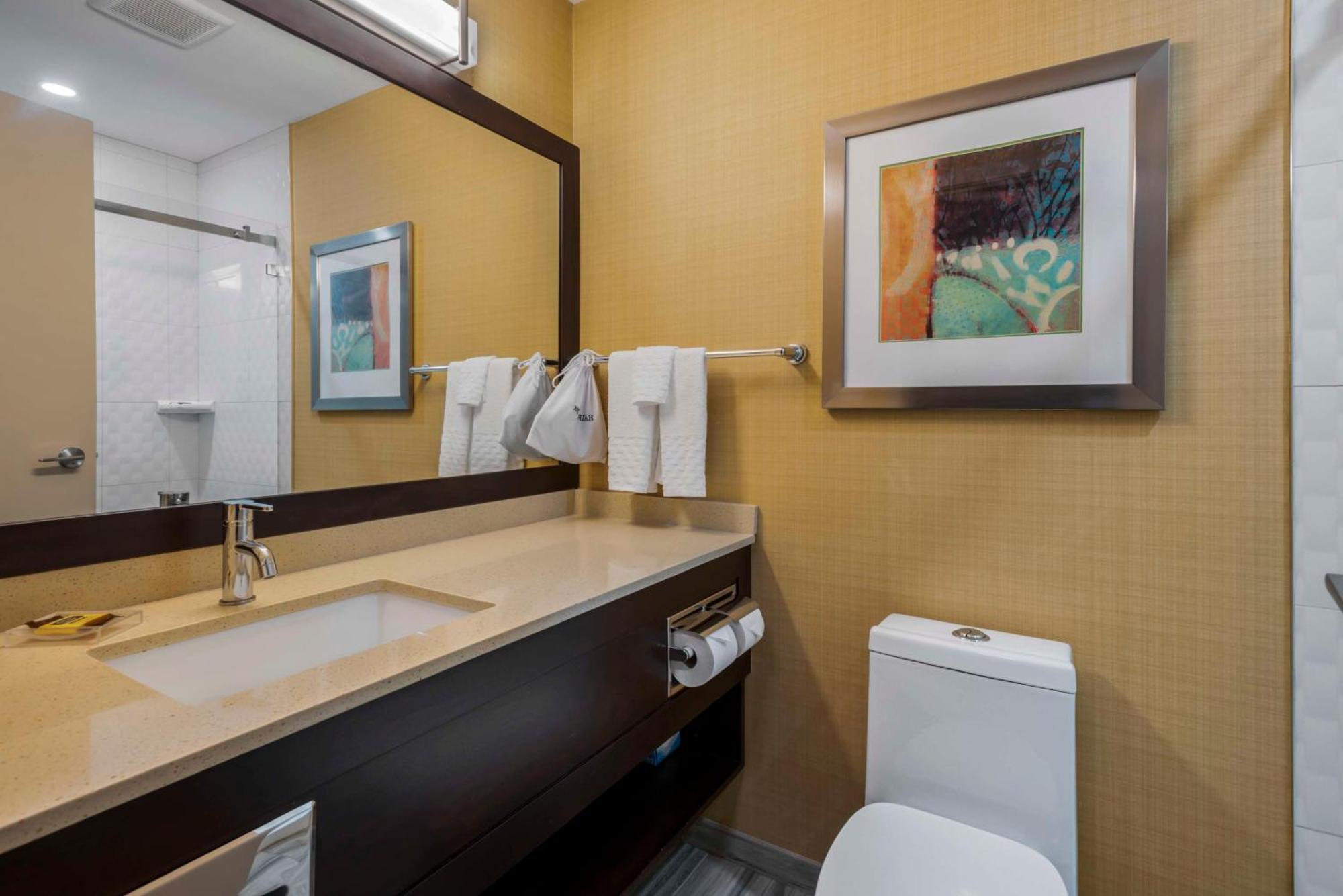 Best Western Plus Chateau Fort St. John Extérieur photo