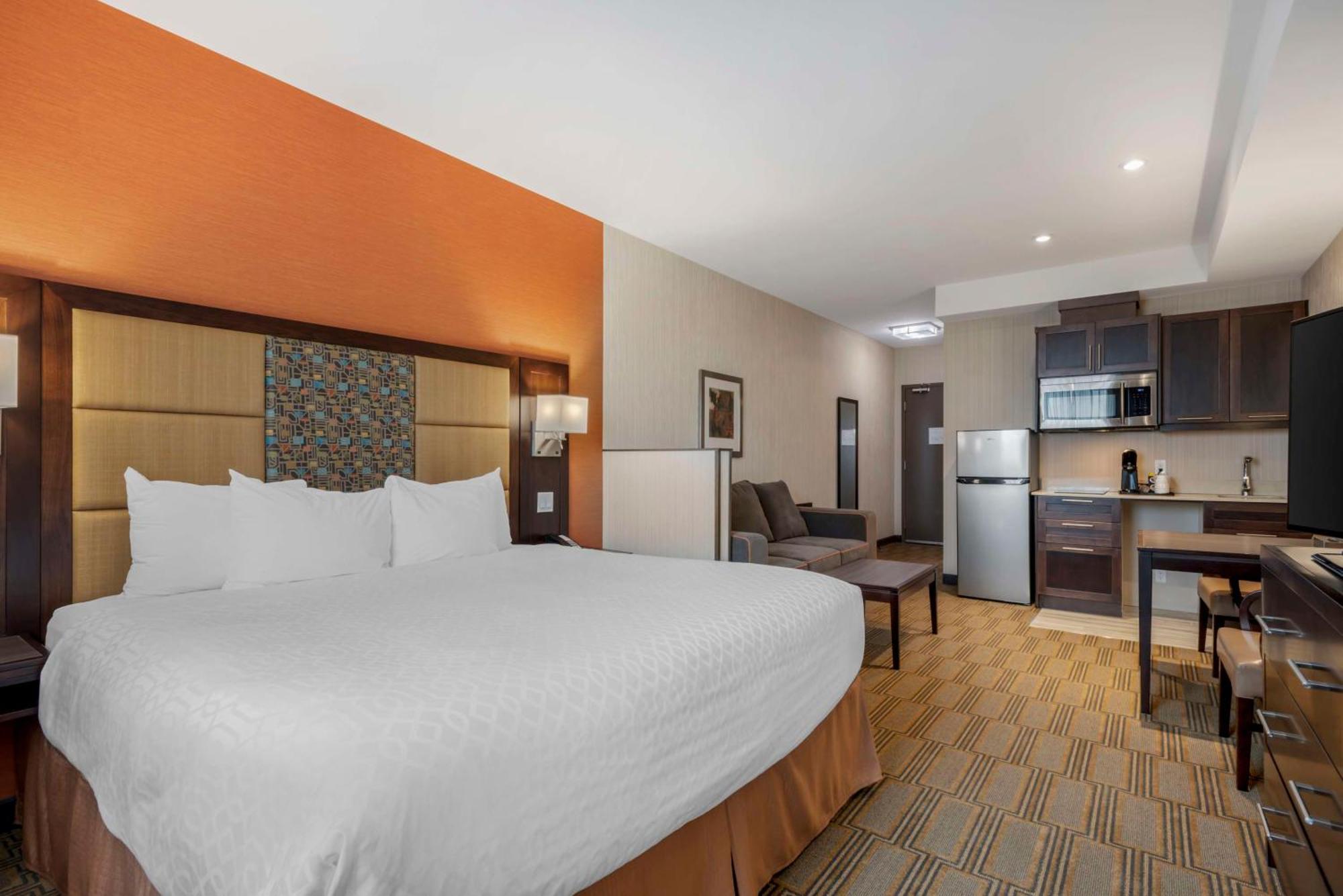 Best Western Plus Chateau Fort St. John Extérieur photo