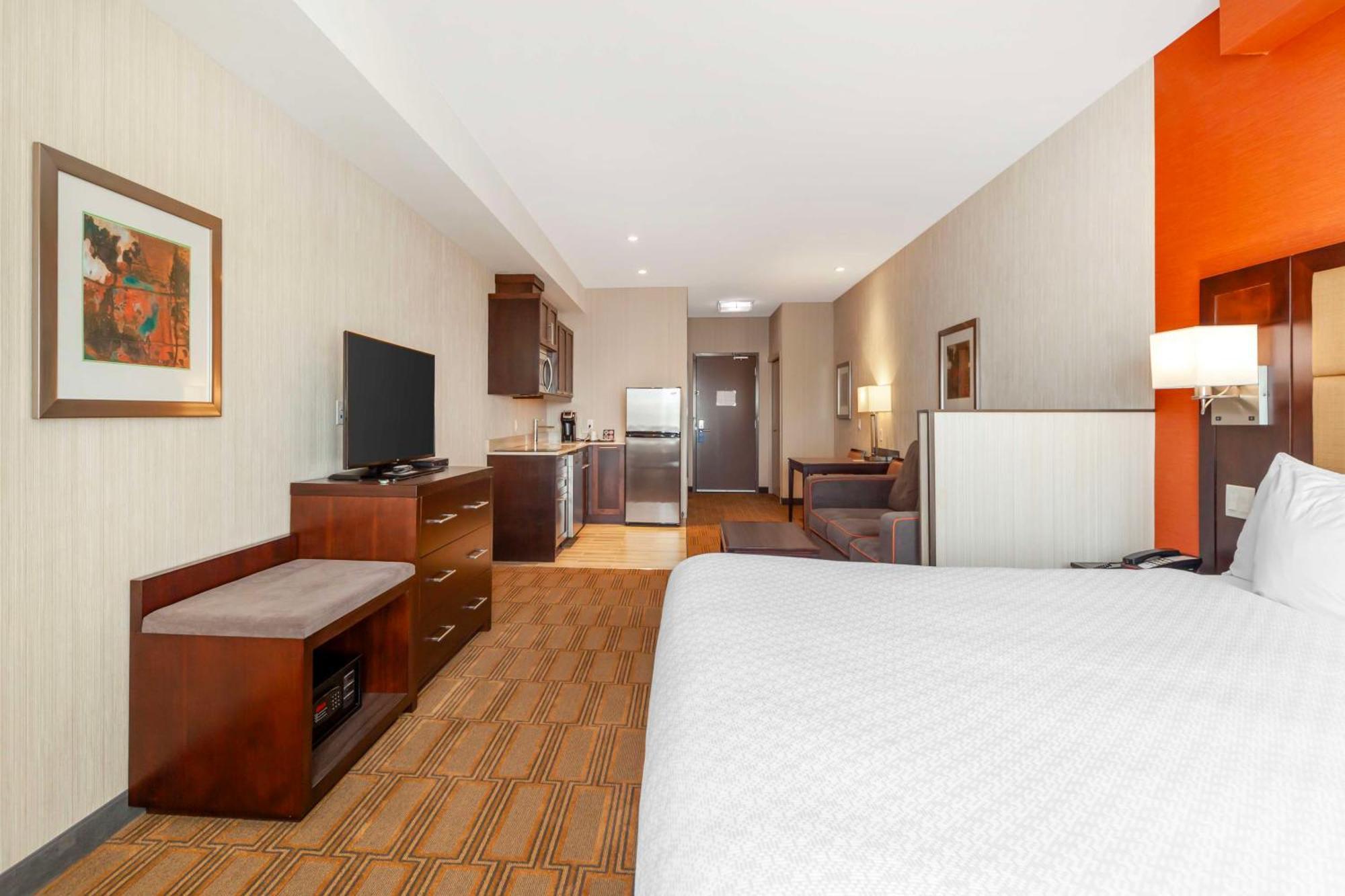 Best Western Plus Chateau Fort St. John Extérieur photo