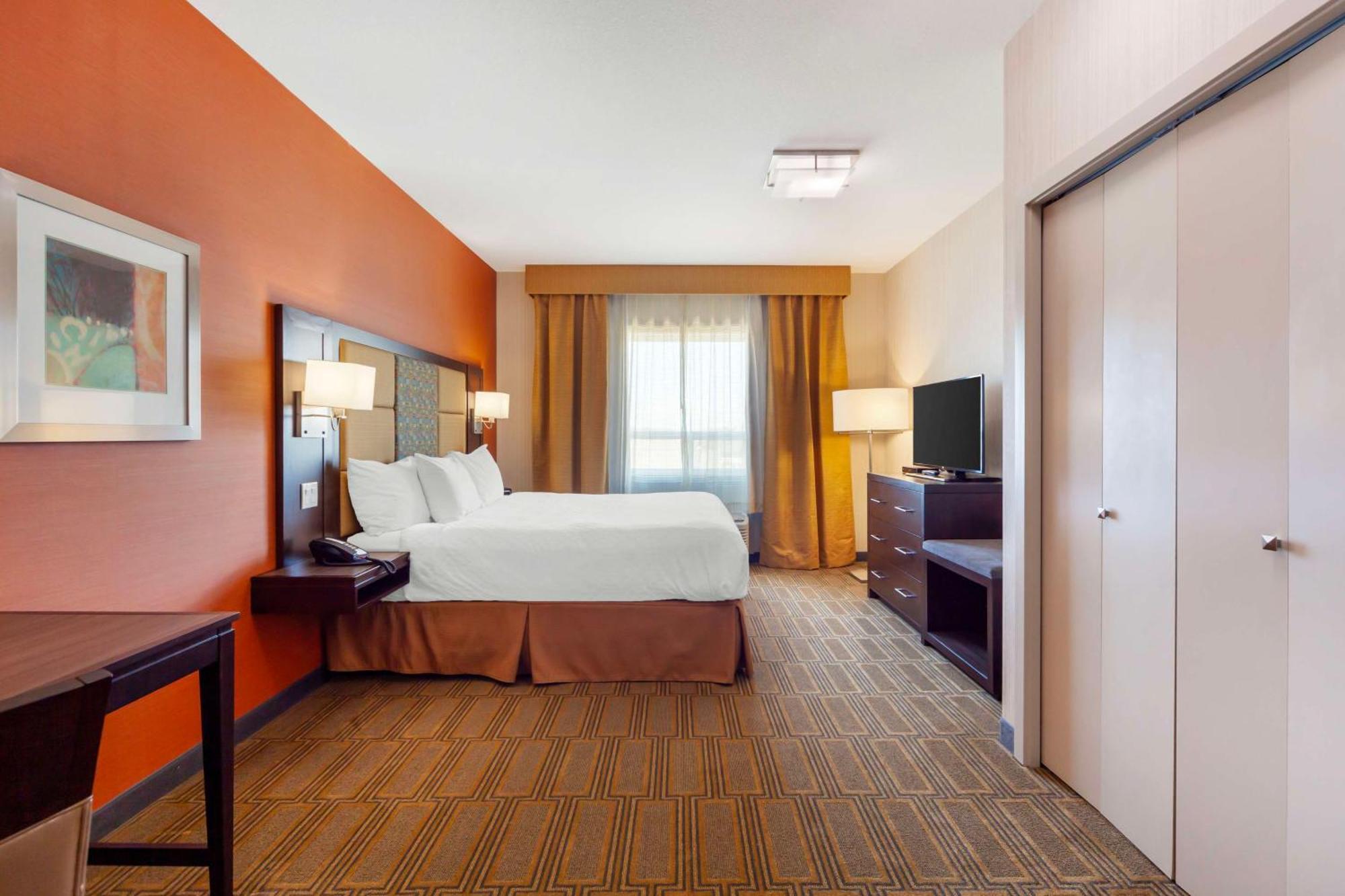 Best Western Plus Chateau Fort St. John Extérieur photo