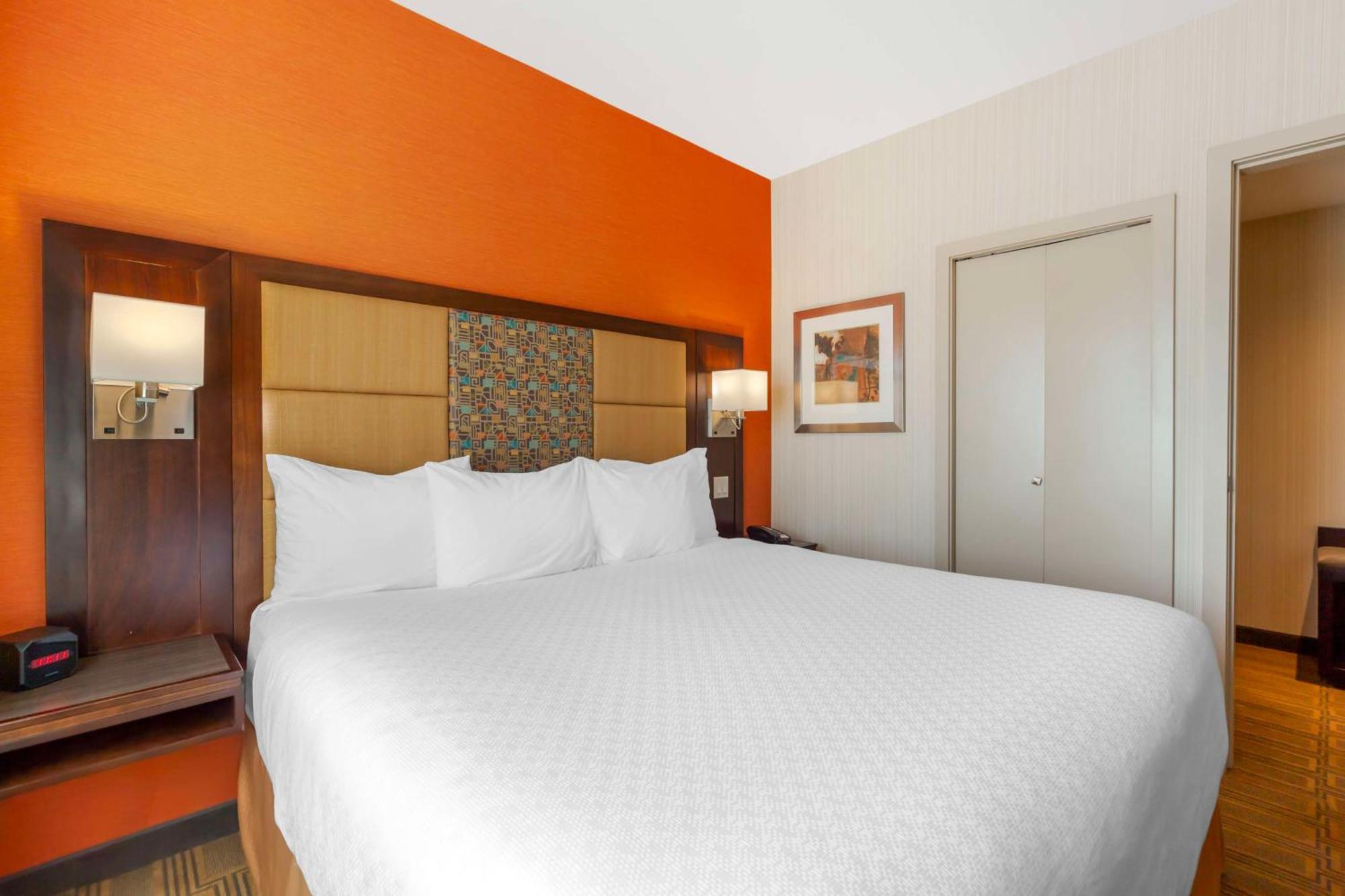 Best Western Plus Chateau Fort St. John Extérieur photo