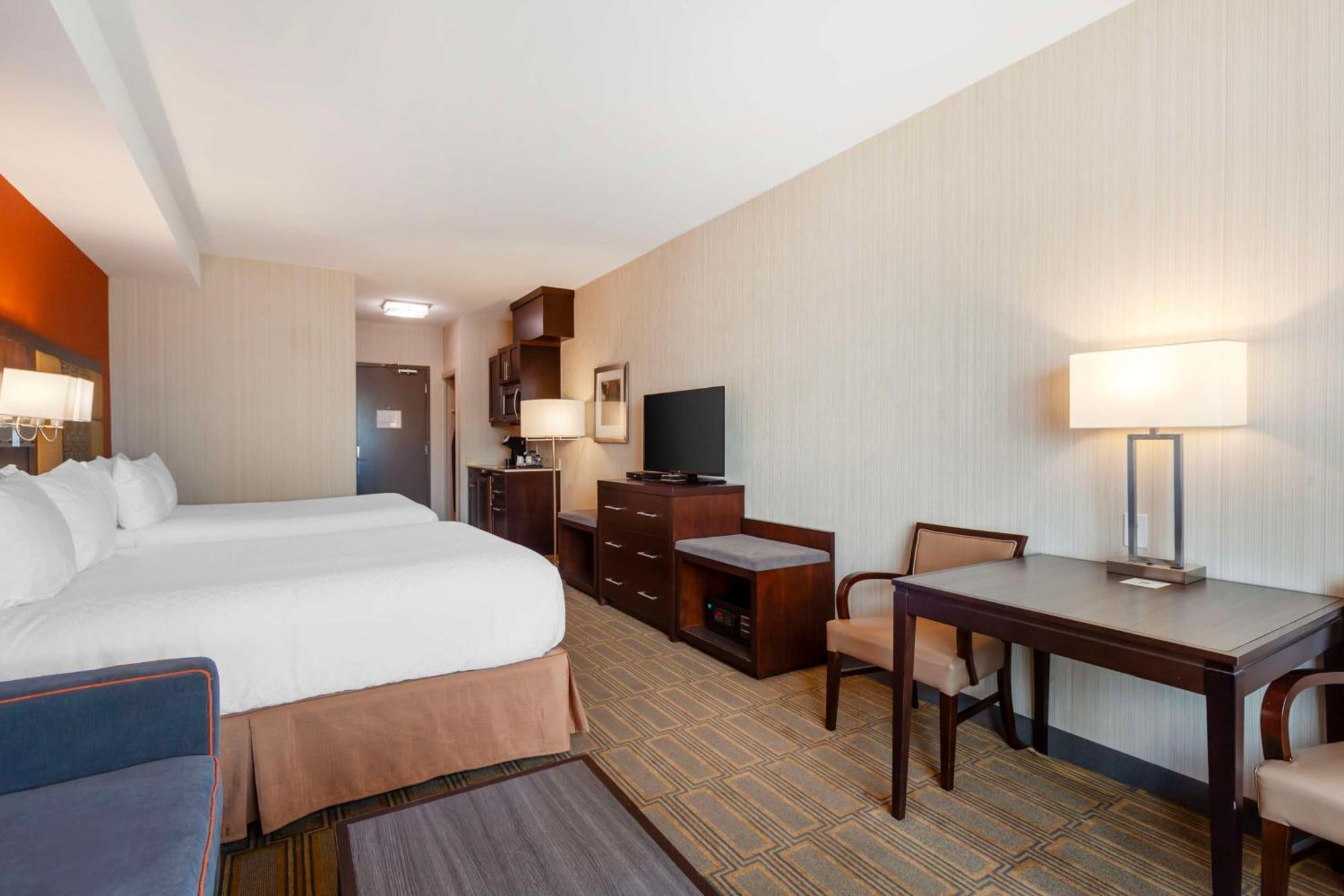 Best Western Plus Chateau Fort St. John Extérieur photo