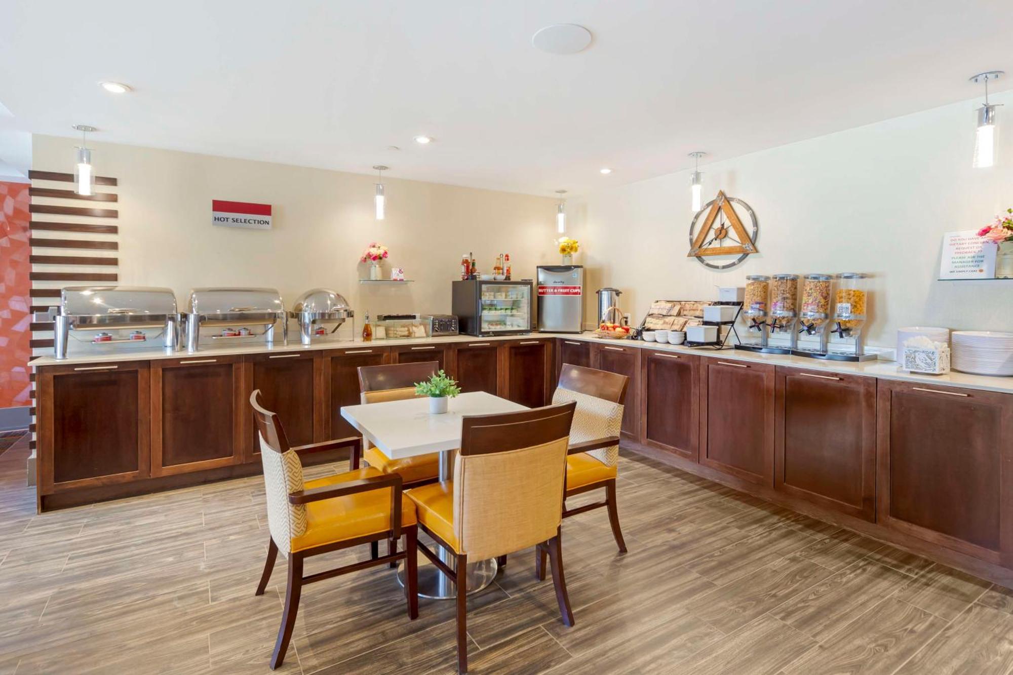 Best Western Plus Chateau Fort St. John Extérieur photo