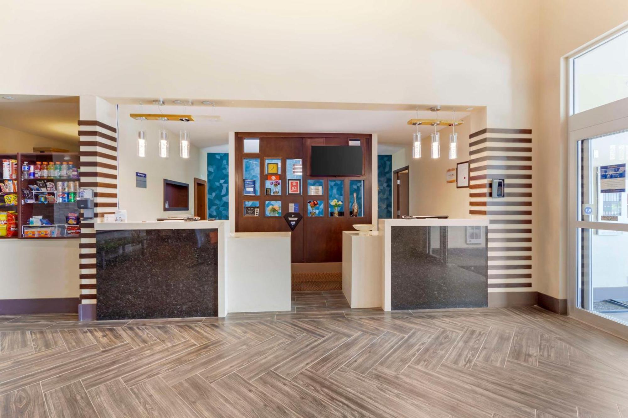 Best Western Plus Chateau Fort St. John Extérieur photo