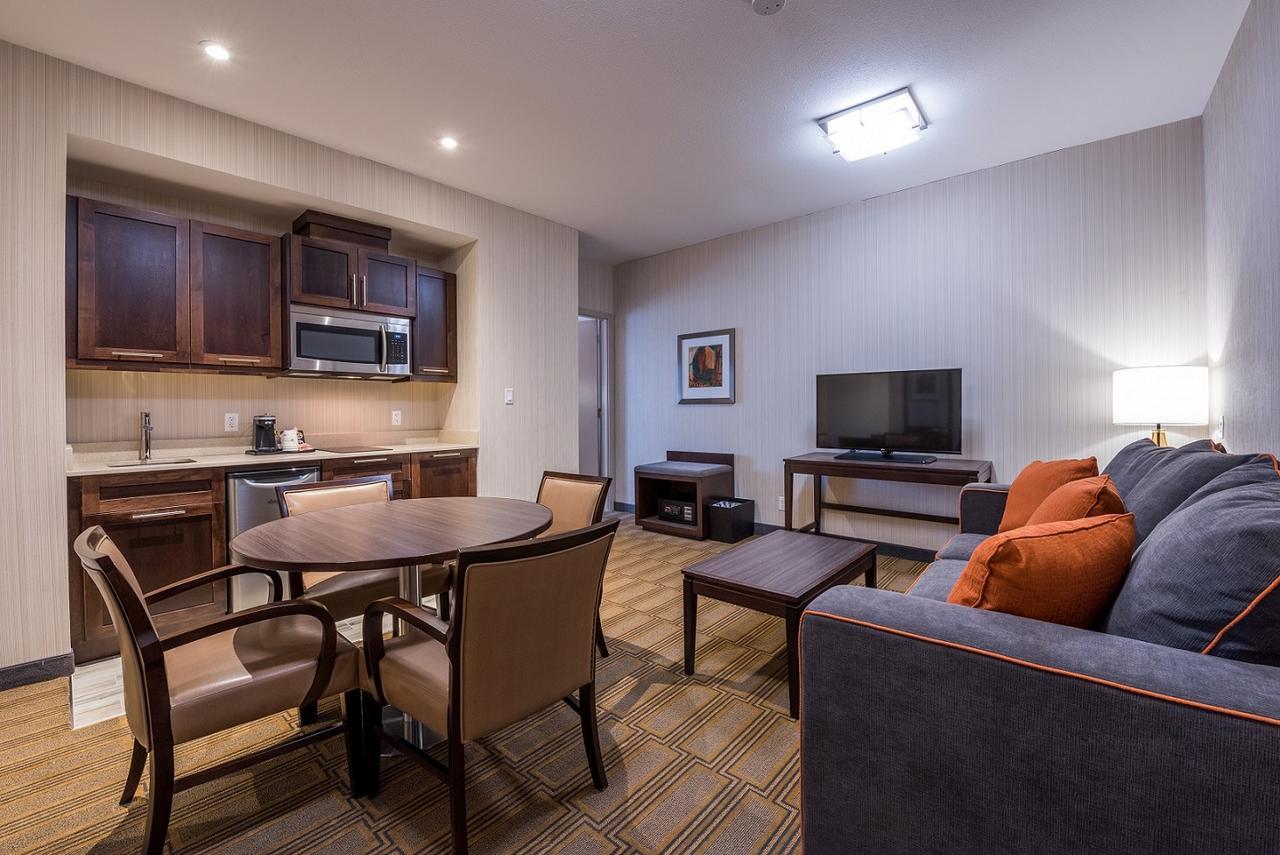 Best Western Plus Chateau Fort St. John Extérieur photo